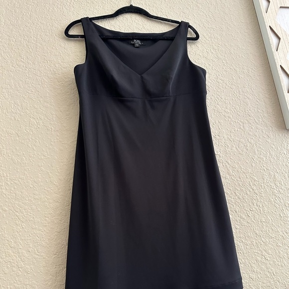 Donated — Last chance 💙5/$25💙 BCBG perfect little black dress L - Picture 3 of 5